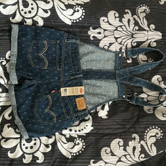 Levi's - Picture 2 of 3